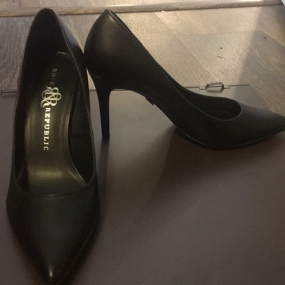NWOT! Rock and Republic, Black Pumps